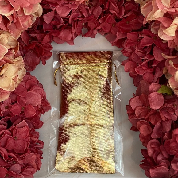 Attack on Titan Gold 5 Piece Makeup Brush Set with Bag - Picture 15 of 16